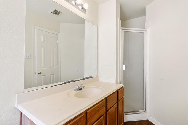 203 Paradise Lane, Montgomery, TX 77356