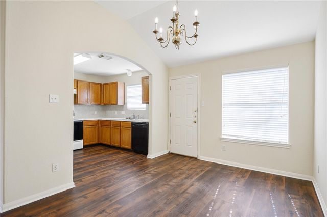 203 Paradise Lane, Montgomery, TX 77356