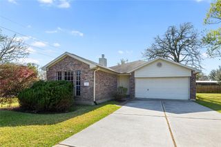 203 Paradise Lane, Montgomery, TX 77356