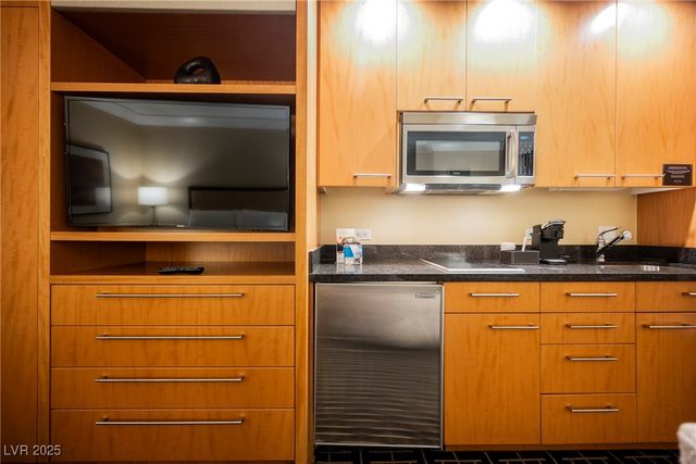 2000 North Fashion Show Drive 4301, Las Vegas, NV 89109