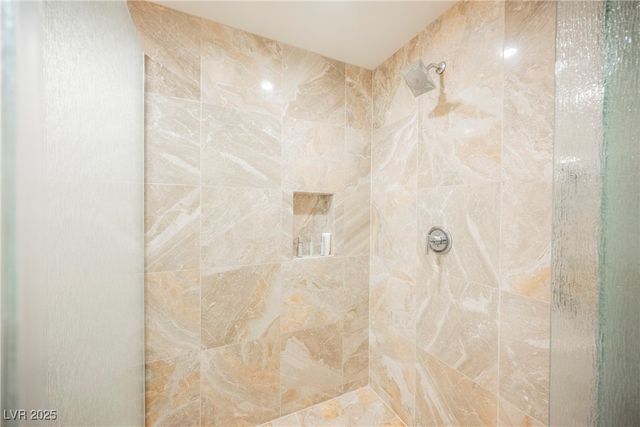 2000 North Fashion Show Drive 4301, Las Vegas, NV 89109