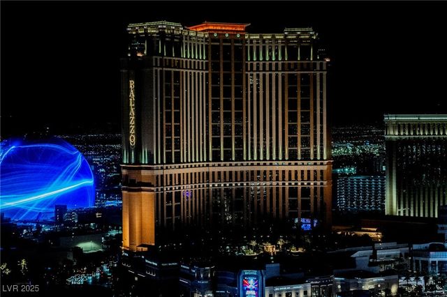 2000 North Fashion Show Drive 4301, Las Vegas, NV 89109