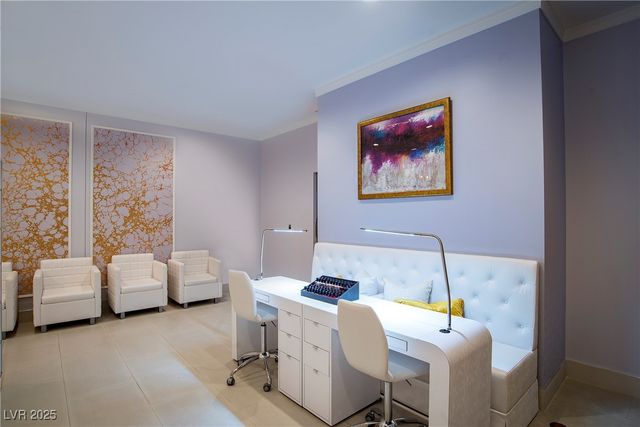 2000 North Fashion Show Drive 4301, Las Vegas, NV 89109