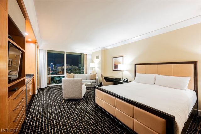 2000 North Fashion Show Drive 4301, Las Vegas, NV 89109