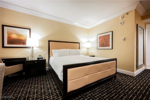 2000 North Fashion Show Drive 4301, Las Vegas, NV 89109