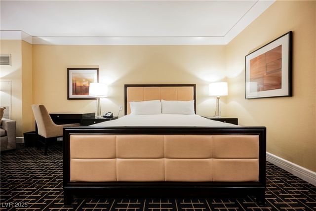 2000 North Fashion Show Drive 4301, Las Vegas, NV 89109