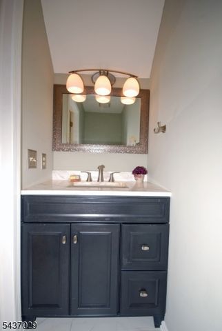 34 Delaware Ln, Branchburg Twp., NJ 08876