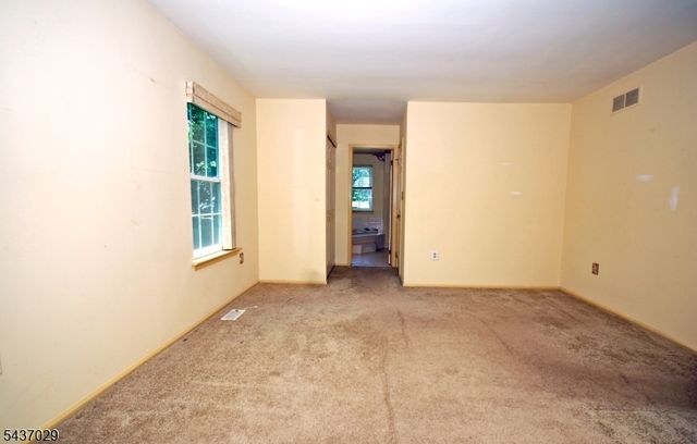 34 Delaware Ln, Branchburg Twp., NJ 08876