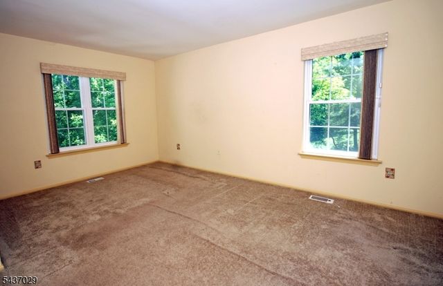 34 Delaware Ln, Branchburg Twp., NJ 08876
