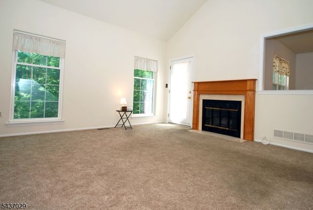 34 Delaware Ln, Branchburg Twp., NJ 08876