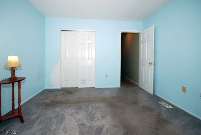 34 Delaware Ln, Branchburg Twp., NJ 08876