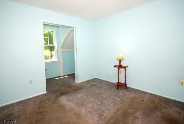 34 Delaware Ln, Branchburg Twp., NJ 08876