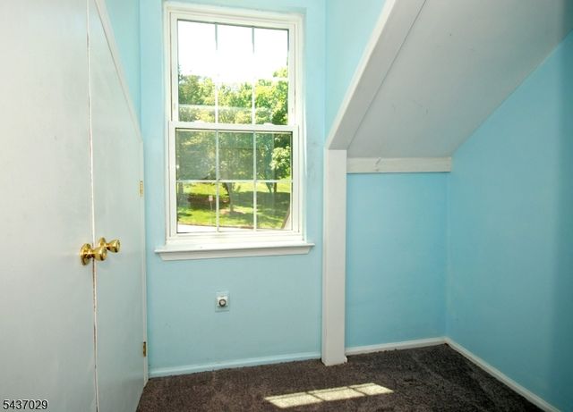 34 Delaware Ln, Branchburg Twp., NJ 08876