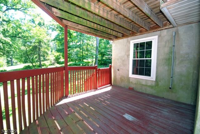 34 Delaware Ln, Branchburg Twp., NJ 08876