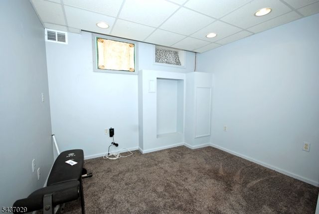 34 Delaware Ln, Branchburg Twp., NJ 08876