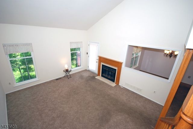 34 Delaware Ln, Branchburg Twp., NJ 08876