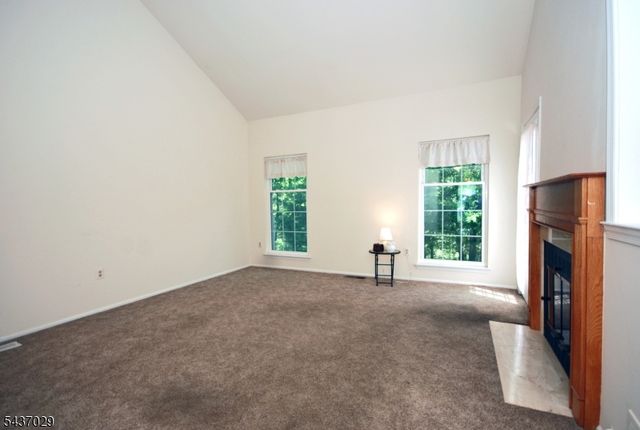 34 Delaware Ln, Branchburg Twp., NJ 08876