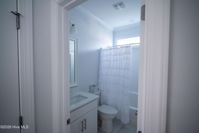6033 Sand Ridge Avenue, Wilmington, NC 28409