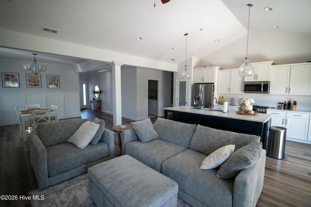 6033 Sand Ridge Avenue, Wilmington, NC 28409