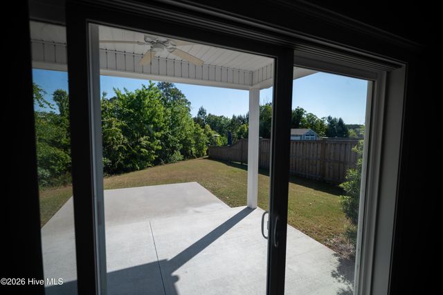 6033 Sand Ridge Avenue, Wilmington, NC 28409