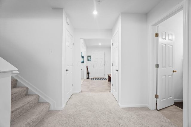 1034 Queen Bee Place, Grove City, OH 43123