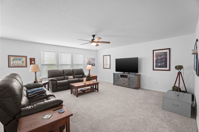 1034 Queen Bee Place, Grove City, OH 43123