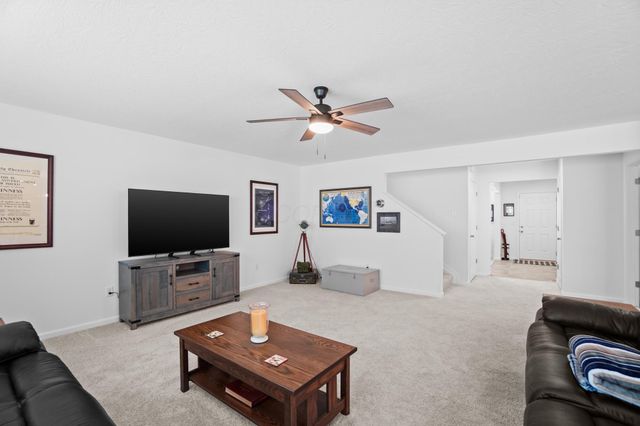 1034 Queen Bee Place, Grove City, OH 43123