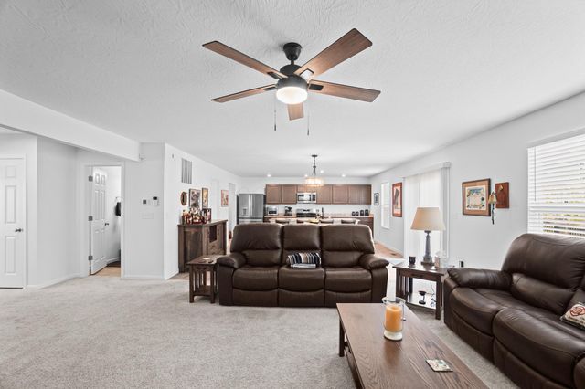 1034 Queen Bee Place, Grove City, OH 43123