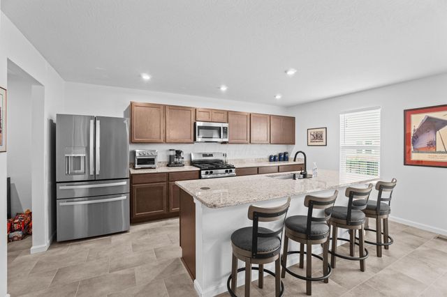 1034 Queen Bee Place, Grove City, OH 43123