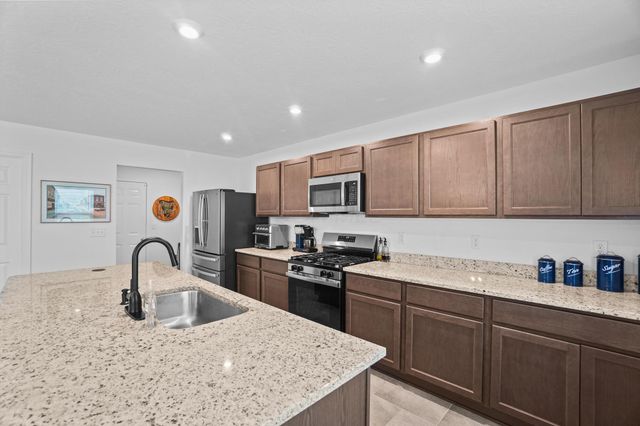 1034 Queen Bee Place, Grove City, OH 43123
