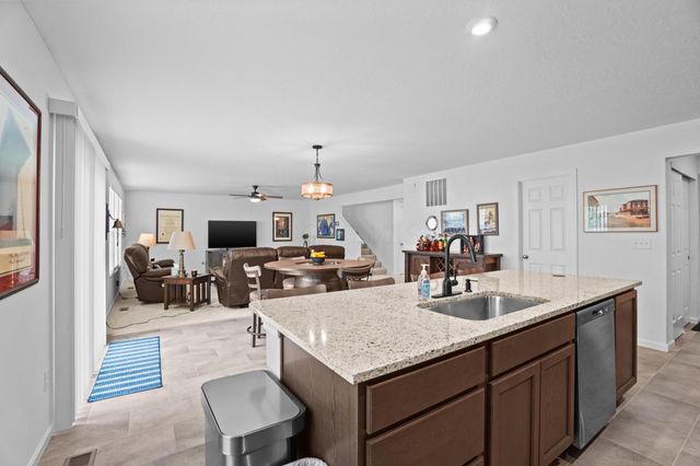 1034 Queen Bee Place, Grove City, OH 43123