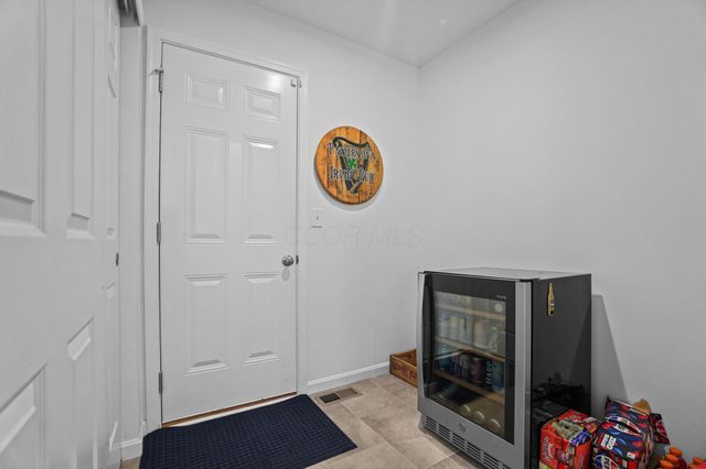 1034 Queen Bee Place, Grove City, OH 43123