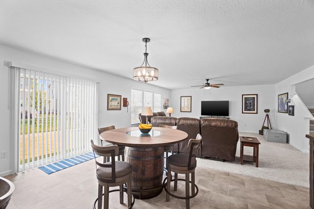 1034 Queen Bee Place, Grove City, OH 43123