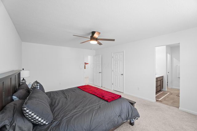 1034 Queen Bee Place, Grove City, OH 43123