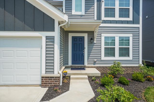 1034 Queen Bee Place, Grove City, OH 43123