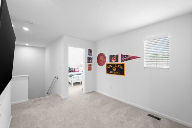 1034 Queen Bee Place, Grove City, OH 43123