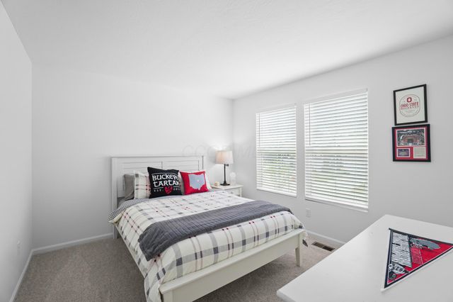 1034 Queen Bee Place, Grove City, OH 43123