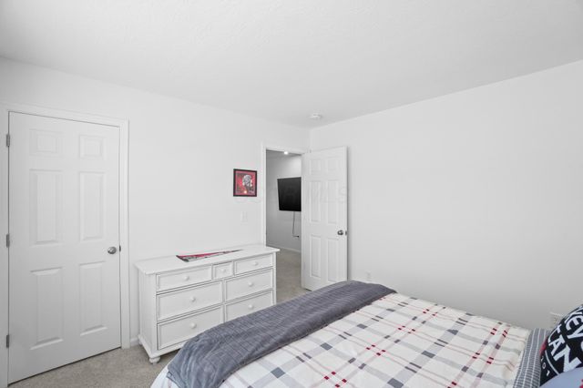 1034 Queen Bee Place, Grove City, OH 43123