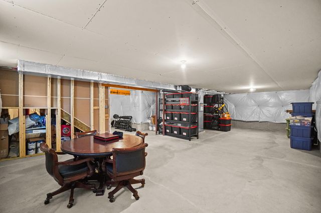 1034 Queen Bee Place, Grove City, OH 43123