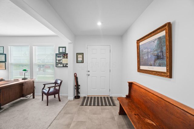 1034 Queen Bee Place, Grove City, OH 43123