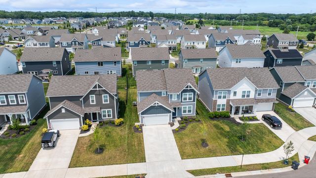 1034 Queen Bee Place, Grove City, OH 43123