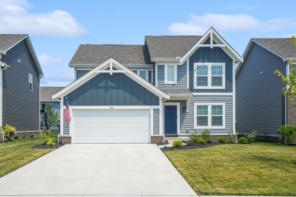 1034 Queen Bee Place, Grove City, OH 43123