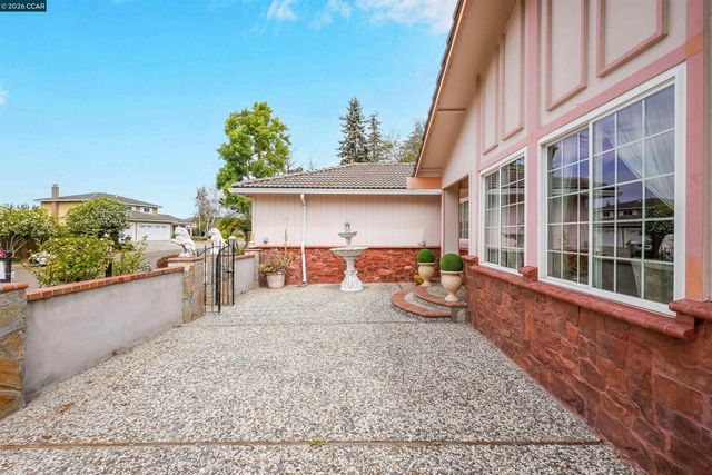 1220 Fascination Cir, Richmond, CA 94803