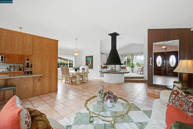 1220 Fascination Cir, Richmond, CA 94803