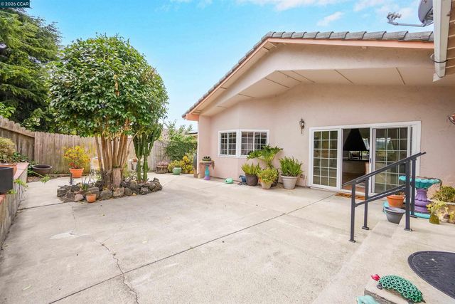 1220 Fascination Cir, Richmond, CA 94803