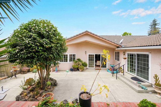 1220 Fascination Cir, Richmond, CA 94803