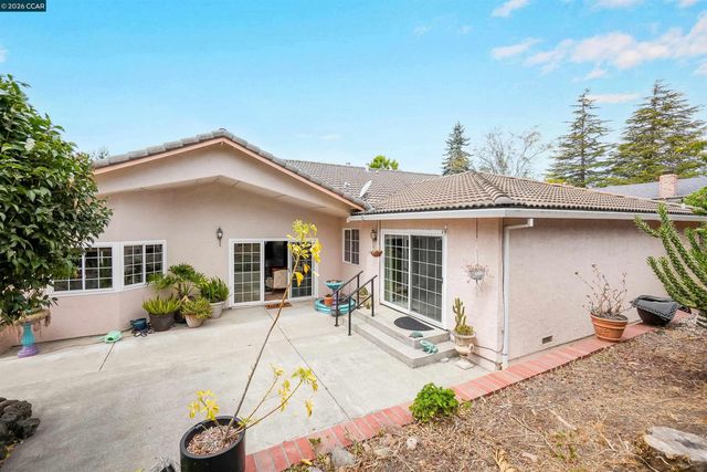 1220 Fascination Cir, Richmond, CA 94803
