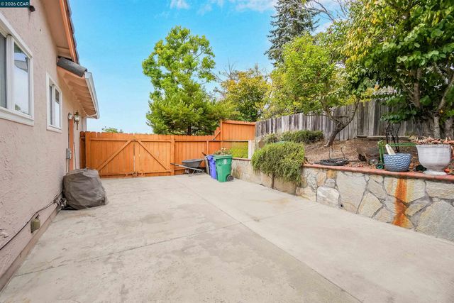 1220 Fascination Cir, Richmond, CA 94803