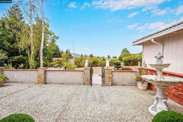 1220 Fascination Cir, Richmond, CA 94803