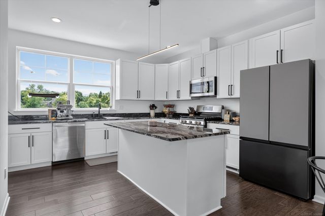 3981 Trailway Commons Circle, Auburn Hills, MI 48326